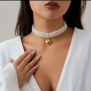 Ladies Pearl Gem Water Drop Pendant Fashion Beaded Necklace..NWT..we bundle..